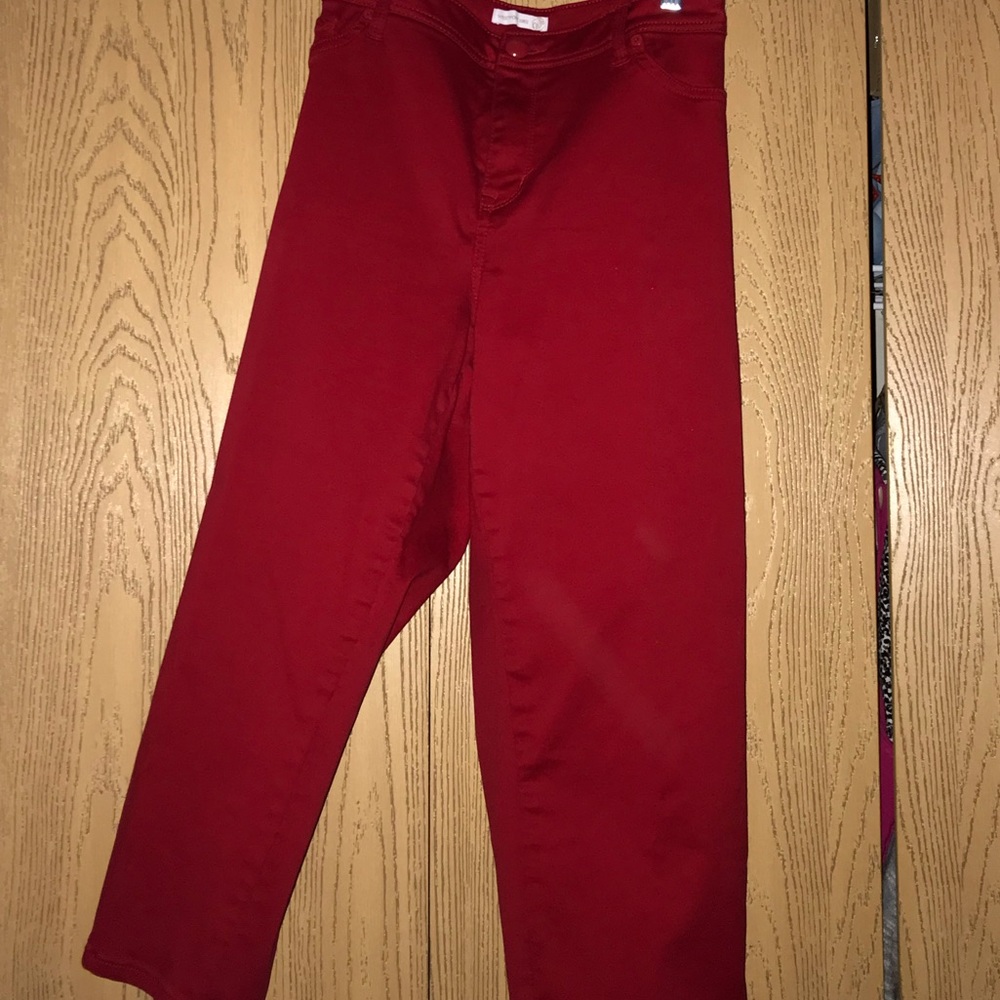 Westport red ankle pant. Almost new condition.